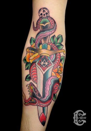 腕,蛇,薔薇,剣,花タトゥー/刺青デザイン画像