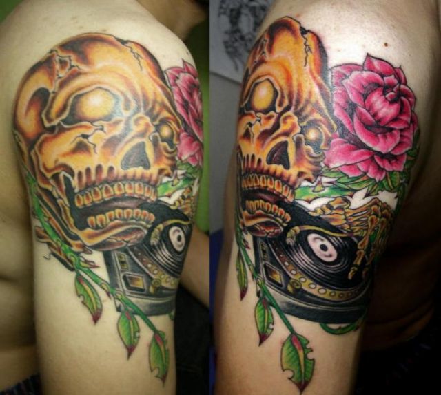 腕,スカル,レコード,薔薇タトゥー/刺青デザイン画像