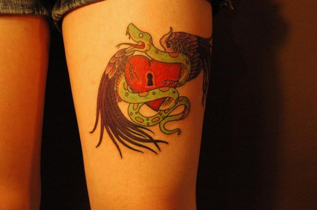 ハート,蛇,羽,足,女性タトゥー/刺青デザイン画像