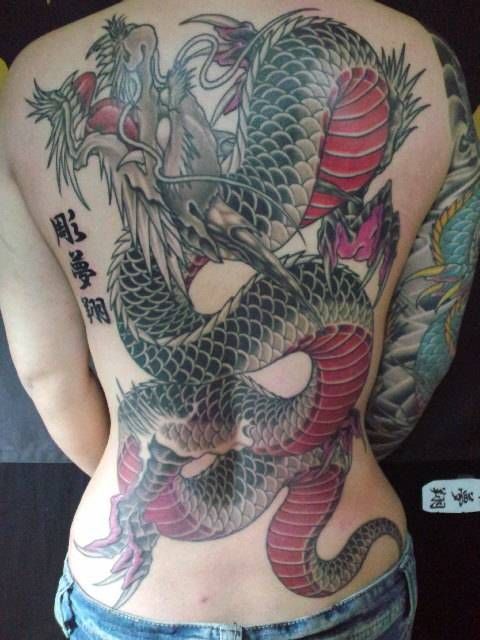 背中,抜き,龍タトゥー/刺青デザイン画像