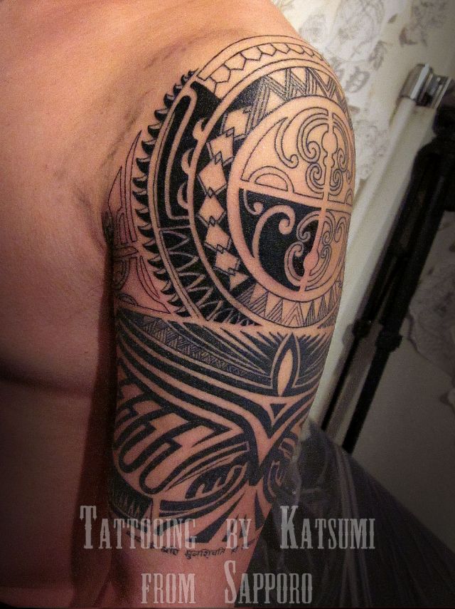 二の腕,男性,太陽,トライバル,ナスカの地上絵タトゥー/刺青デザイン画像