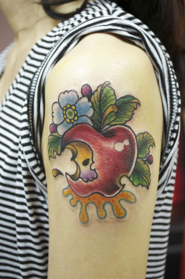 腕,果物,カラータトゥー/刺青デザイン画像