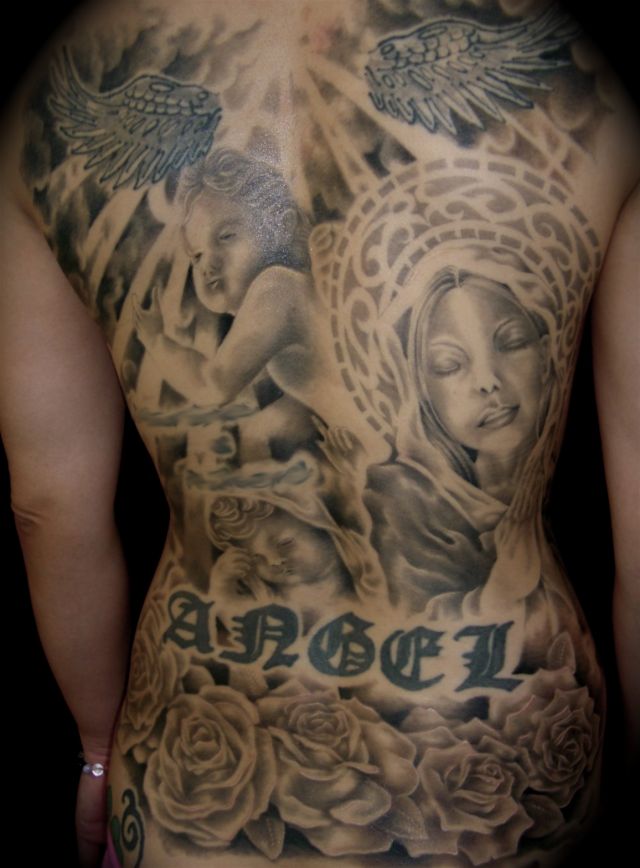 背中,人物,薔薇,羽,ブラック＆グレー,ブラック＆グレー,花タトゥー/刺青デザイン画像