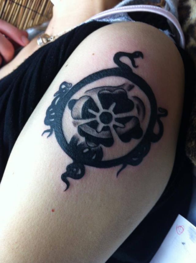 腕,蛇,ブラック＆グレータトゥー/刺青デザイン画像