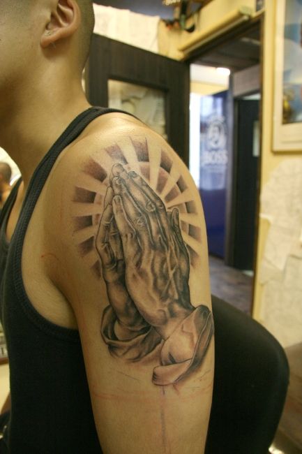 肩,ハンド,ブラック＆グレータトゥー/刺青デザイン画像