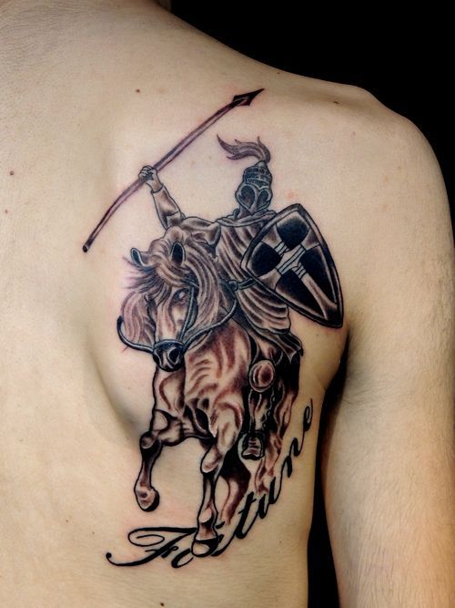 騎士,馬,ブラック＆グレー,胸タトゥー/刺青デザイン画像