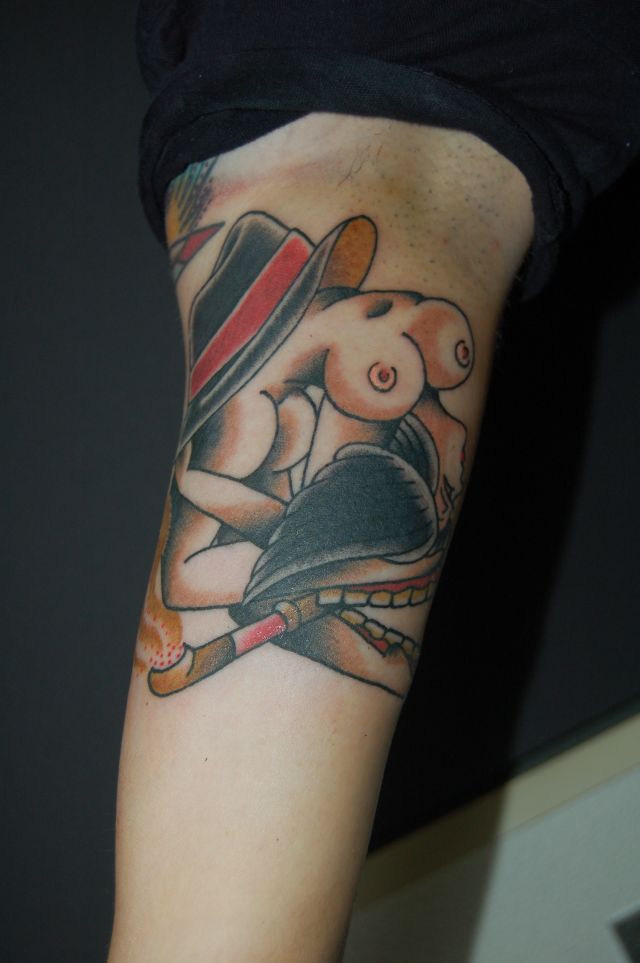 腋,二の腕,男性,スカル,女,ピンナップガール,オールドスクール,カラータトゥー/刺青デザイン画像