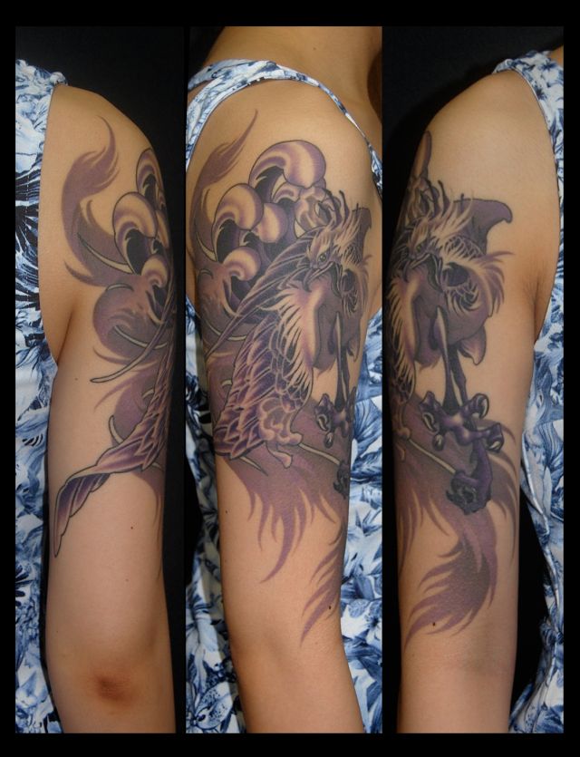 腕,手,肩,女性,二の腕,鳳凰,フェニックス,鳳凰羽,カラフルタトゥー/刺青デザイン画像