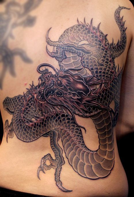 龍,背中,ブラック＆グレー,抜きタトゥー/刺青デザイン画像