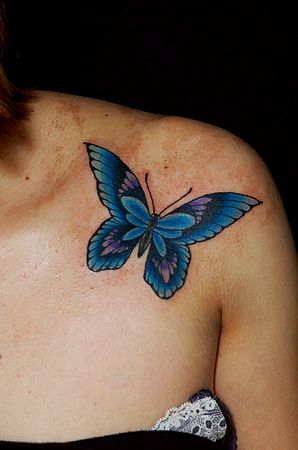女性,胸,蝶,ワンポイントタトゥー/刺青デザイン画像