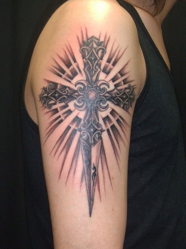 肩,クロス,ブラック＆グレー,十字架タトゥー/刺青デザイン画像