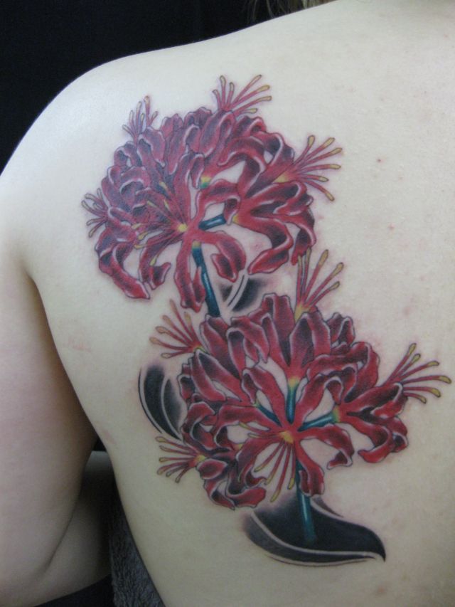 女性,背中,彼岸花,花タトゥー/刺青デザイン画像