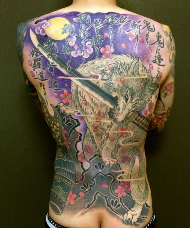 背中,狼,漢字,日本刀,カラー,カラフルタトゥー/刺青デザイン画像