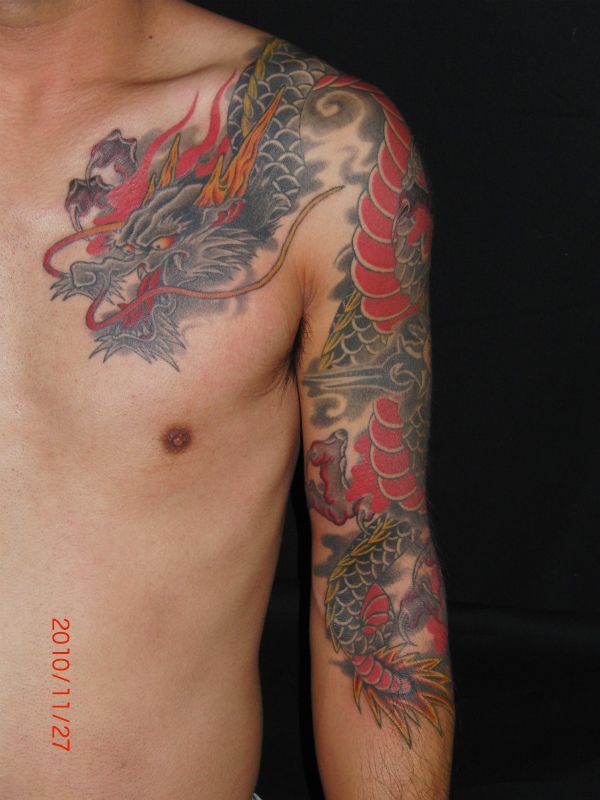 龍,胸,腕タトゥー/刺青デザイン画像