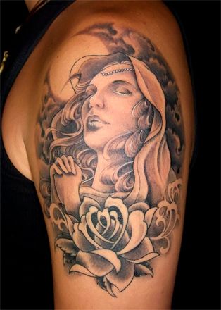 腕,薔薇,月,マリア,ブラック＆グレータトゥー/刺青デザイン画像