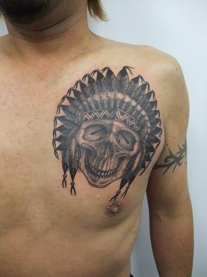 胸,スカル,ドクロ,インディアン,ブラック＆グレイタトゥー/刺青デザイン画像