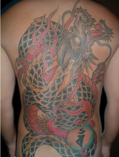 背中,抜き,龍タトゥー/刺青デザイン画像