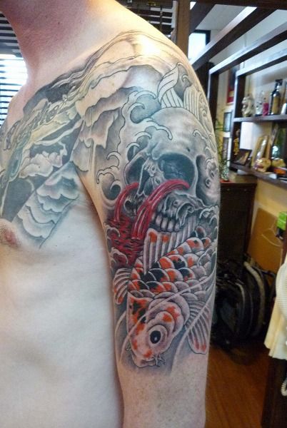 腕,鯉,骸骨,ブラック＆グレイ,カラータトゥー/刺青デザイン画像