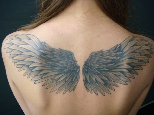 背中,女性,羽,ブラック＆グレイタトゥー/刺青デザイン画像