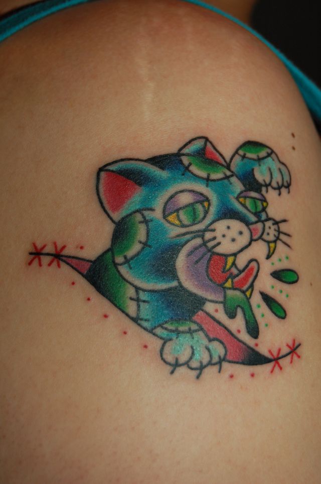 肩,女性,二の腕,猫,カラー,カラフルタトゥー/刺青デザイン画像
