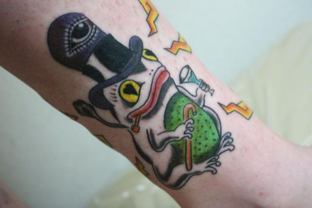 腕,蛙タトゥー/刺青デザイン画像
