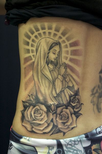 女性,背中,マリア,ブラック＆グレータトゥー/刺青デザイン画像