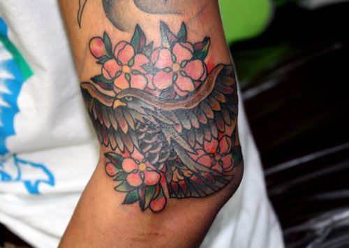 腕,鳥,桜タトゥー/刺青デザイン画像