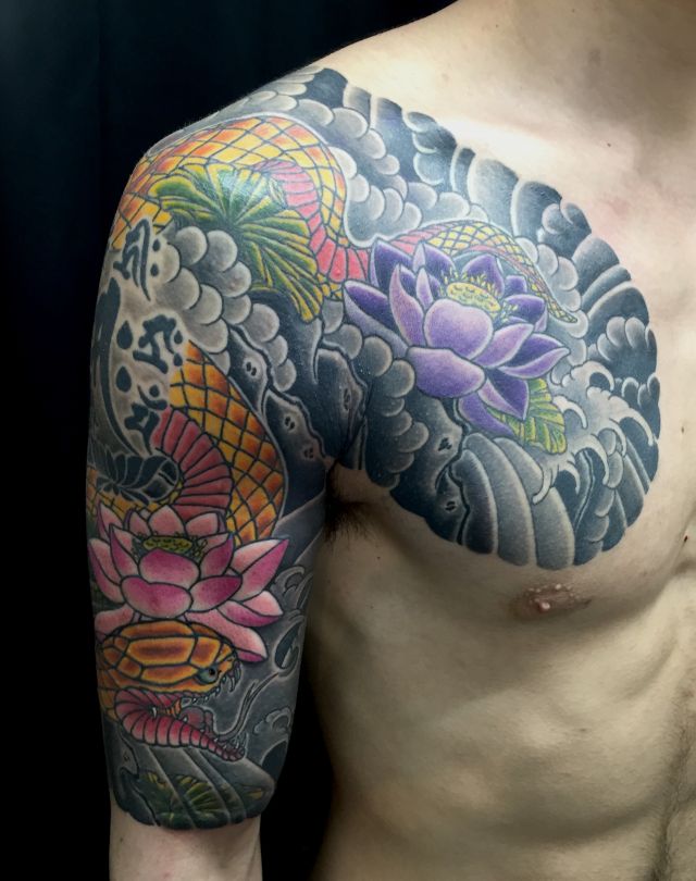 腕,肩,胸,二の腕,蛇,蓮,カラー,カラフルタトゥー/刺青デザイン画像