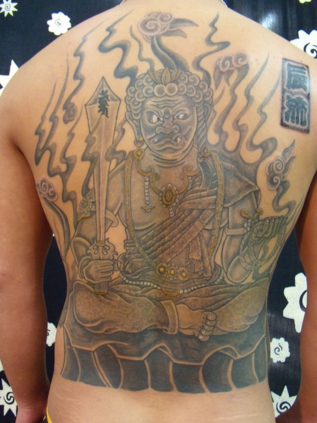 人物,背中,抜き,ブラック＆グレータトゥー/刺青デザイン画像