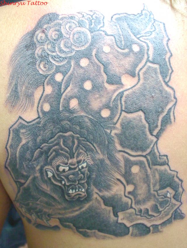 唐獅子,ブラック＆グレータトゥー/刺青デザイン画像