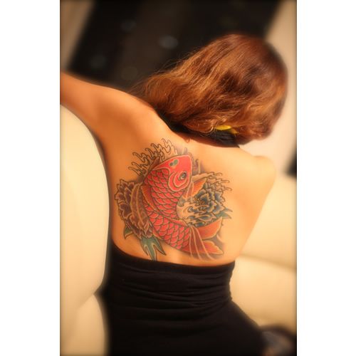 鯉,女性,牡丹,背中タトゥー/刺青デザイン画像