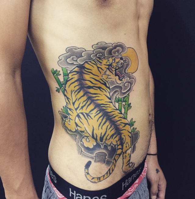 腹,虎,カラータトゥー/刺青デザイン画像