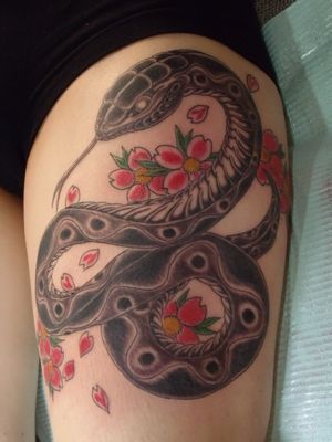 蛇,足,桜,女性,花タトゥー/刺青デザイン画像