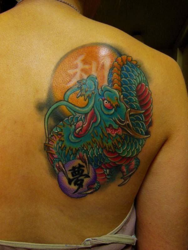 背中,女性,龍,カラータトゥー/刺青デザイン画像