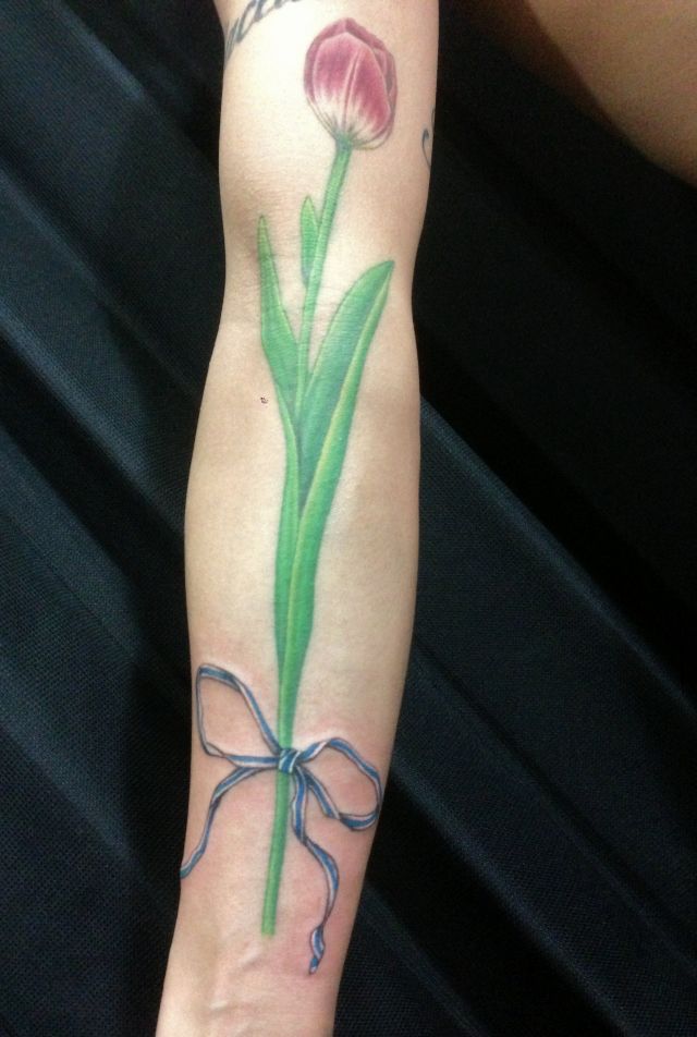 腕,手首,花,チューリップ,カラー,カラフルタトゥー/刺青デザイン画像