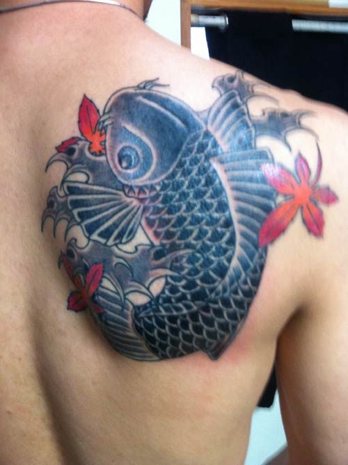 背中,鯉,紅葉タトゥー/刺青デザイン画像