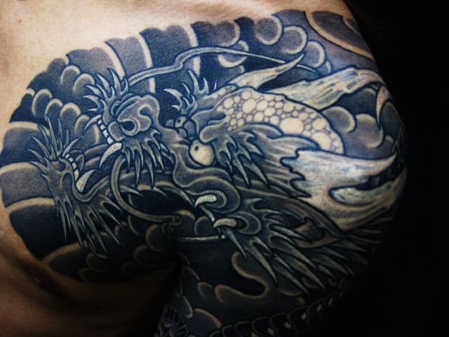 龍,腕,太鼓,ブラック＆グレータトゥー/刺青デザイン画像