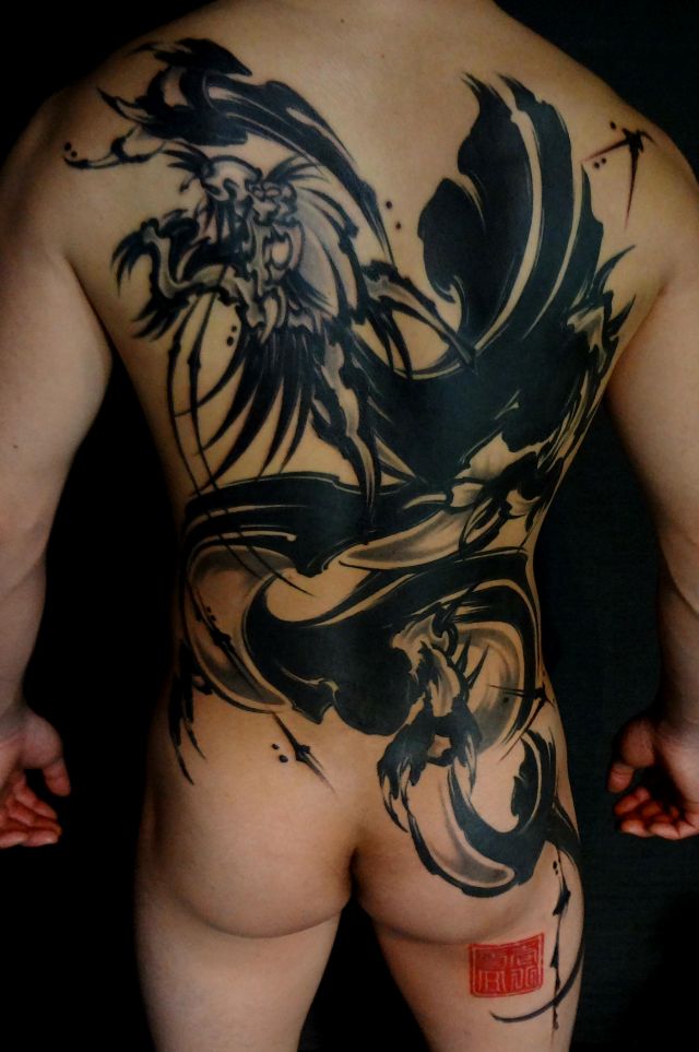 背中,足,龍,ブラック＆グレイ,ブラック＆グレー,烏彫りタトゥー/刺青デザイン画像