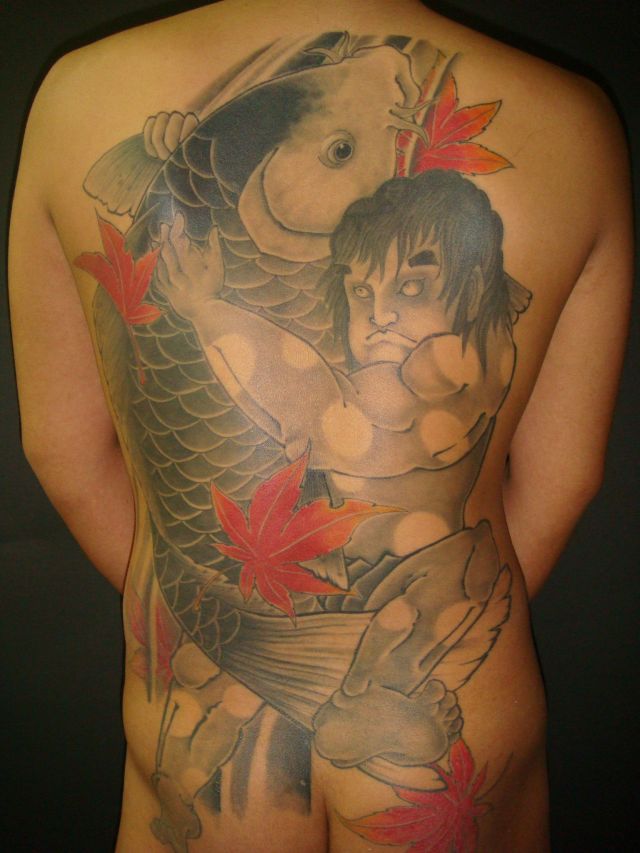 背中,鯉,人物,ブラック＆グレー,カラータトゥー/刺青デザイン画像