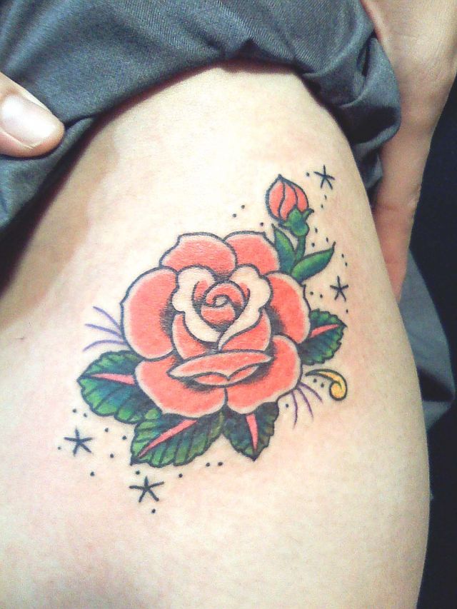 女性,ワンポイント,バラ,薔薇タトゥー/刺青デザイン画像