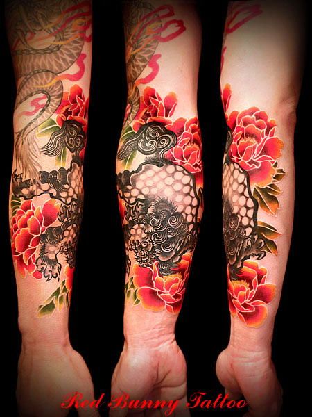 唐獅子 牡丹 腕 花のタトゥーデザイン タトゥーナビ