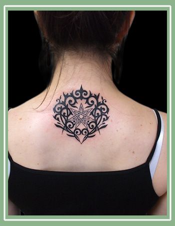 背中,女性,トライバルタトゥー/刺青デザイン画像