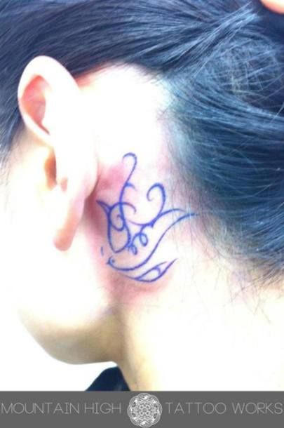 耳,トライバル,ブラック＆グレータトゥー/刺青デザイン画像