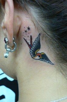 女性,首,ツバメ,鳥,動物タトゥー/刺青デザイン画像