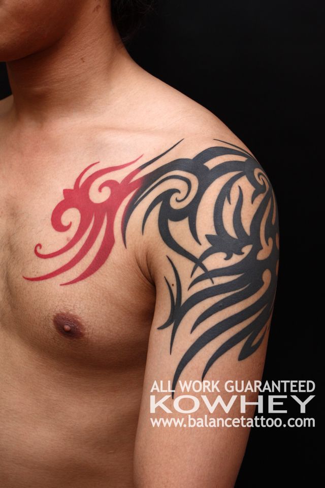 トライバル,腕,カラー,胸タトゥー/刺青デザイン画像