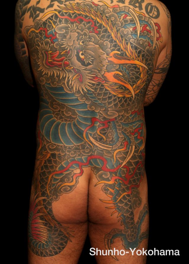 背中,太もも,尻,龍,抜き,カラータトゥー/刺青デザイン画像