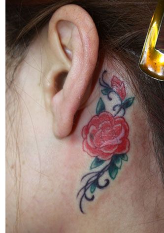 ワンポイント,女性,耳,薔薇,花タトゥー/刺青デザイン画像