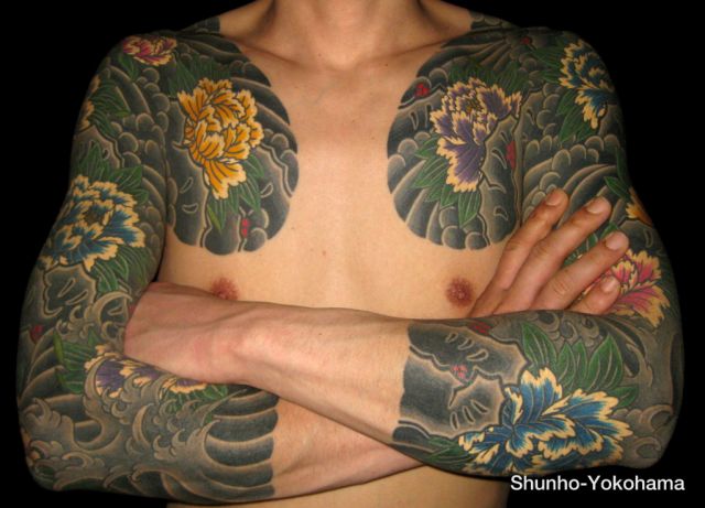 腕,胸,二の腕,フラワー,牡丹,七分袖,カラータトゥー/刺青デザイン画像