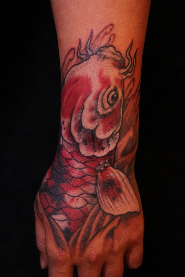 鯉,手,カラータトゥー/刺青デザイン画像