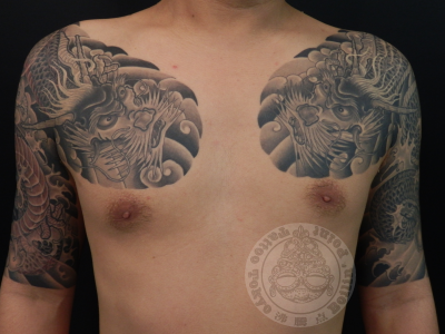 腕,胸,龍,額,太鼓,五分袖,ブラック＆グレイ,烏彫りタトゥー/刺青デザイン画像